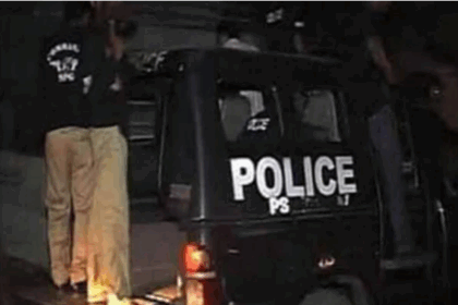 Karachi police arrest two armed robbery suspects after shootouts